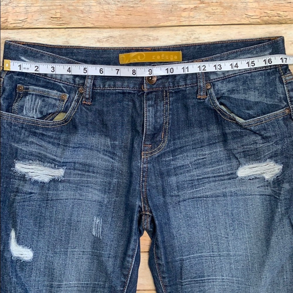 Refuge Distressed Denim Capris - Picture 2 of 6